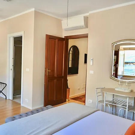 Great Location Private Entrance Apartment Monterosso al Mare